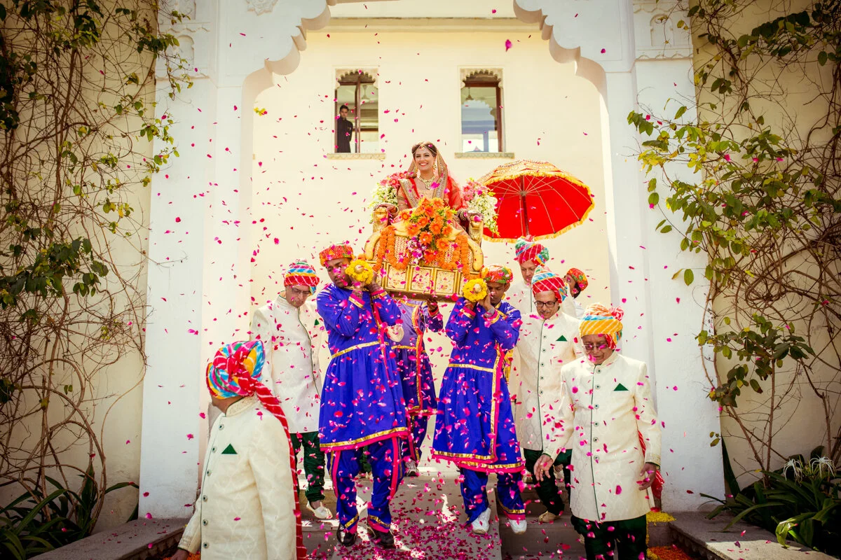 Personalized Curation of Bridal Attire and Jewelry Styling Personalized Curation of Bridal Attire and Jewelry Styling